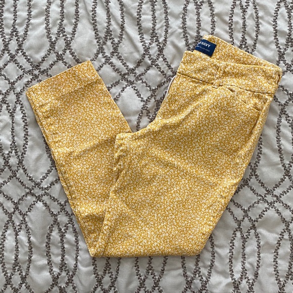 Floral Print Cropped Pants - Picture 1 of 7